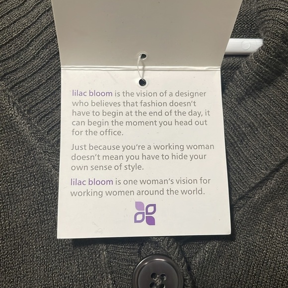 NWTG Lilac Bloom Buttoned women's long sleeve sweater, Size M - Picture 7 of 9